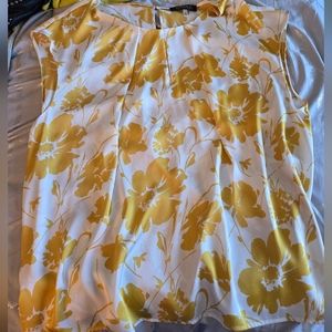 Women's cap sleeve floral blouse